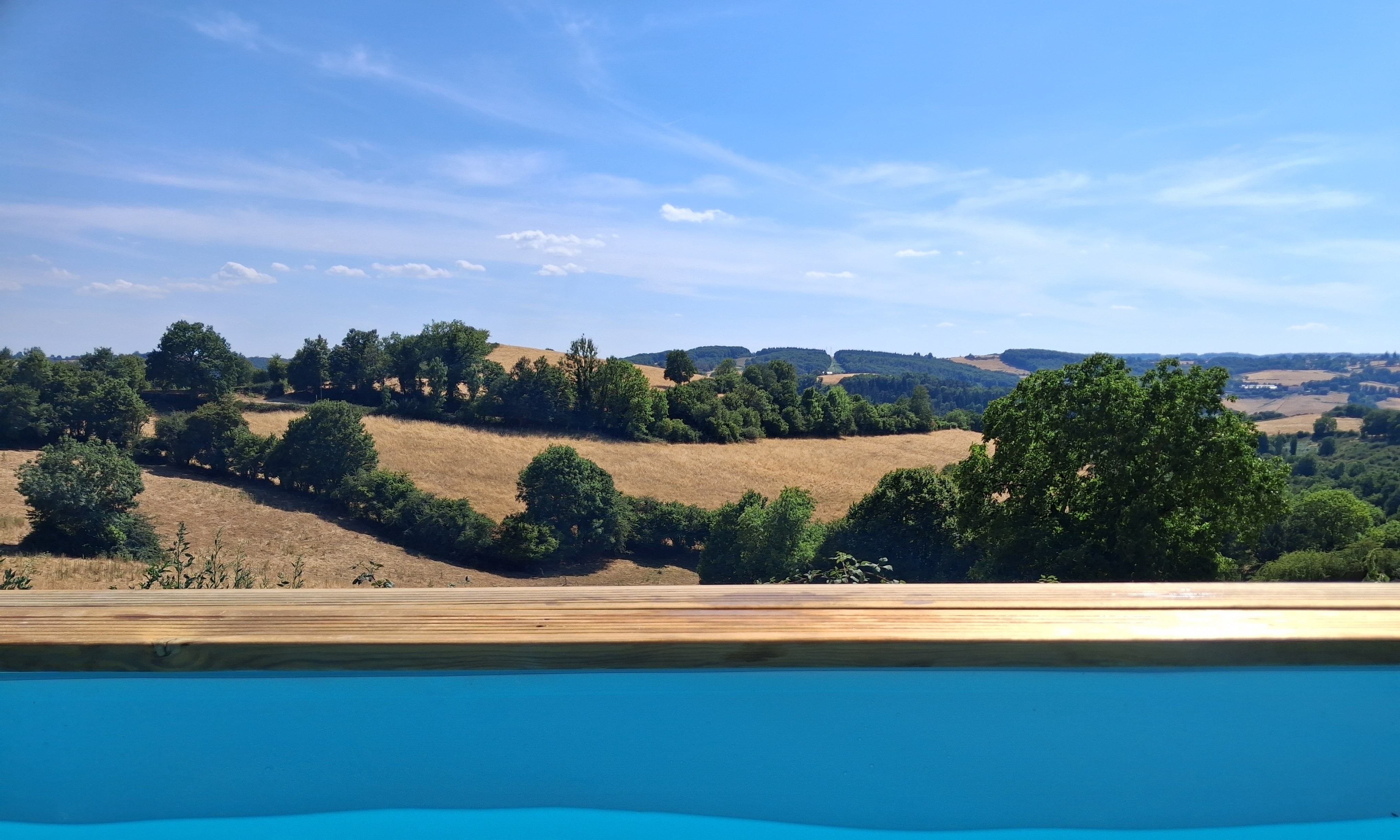 Zwembad met panoramisch uitzicht